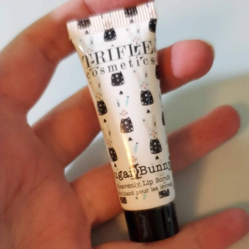 LOT Hempz Herbal Lip Balm & Trifle Lip Scrub